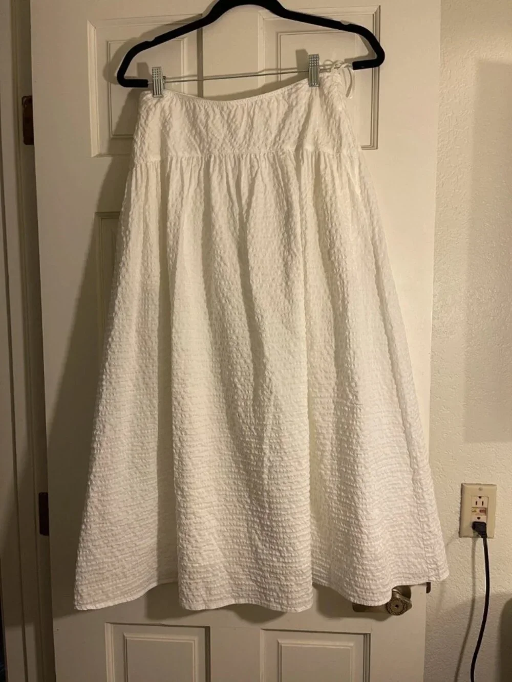 Women's dropped waist textured lined white uniqlo maxi skirt M cottage fairy
